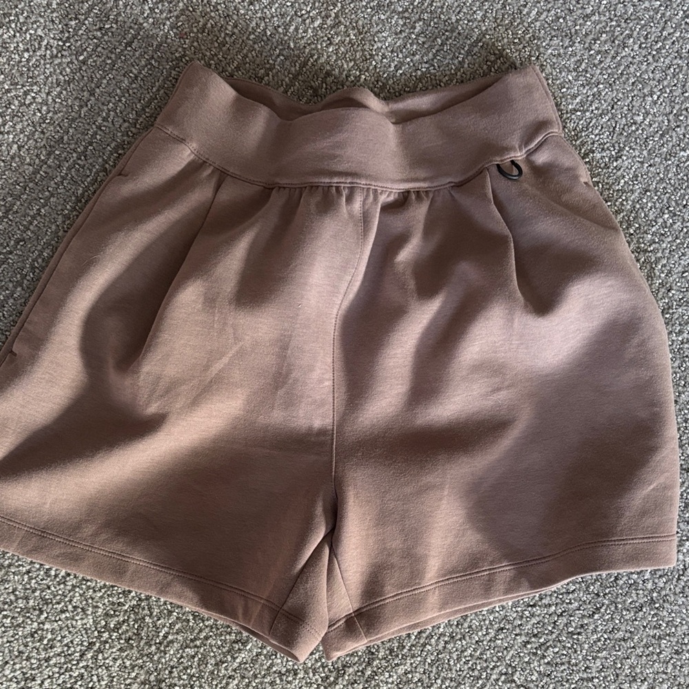 Women’s Nike 24.7 Dri fit soft shorts sz XS